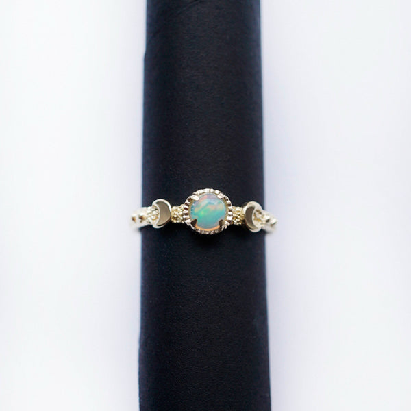 14k Gold moon engagement ring "Laluna"