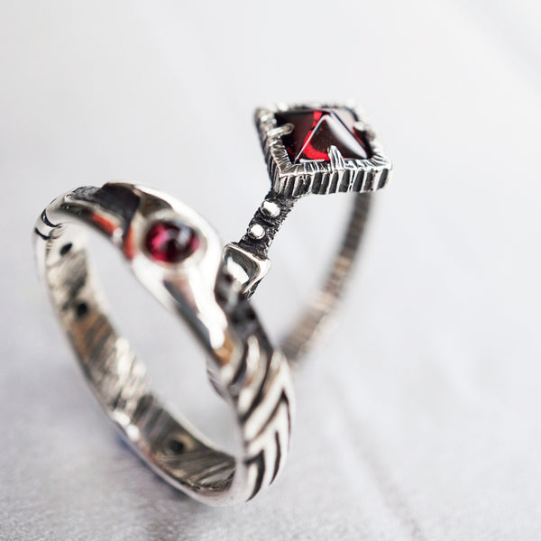 Garnet wedding set ENAMORED, Unique engagement rings by Moonique
