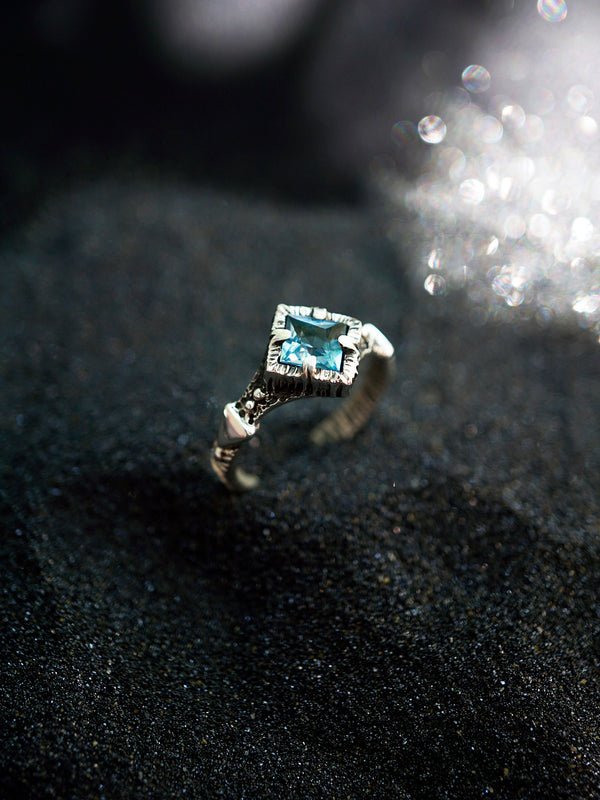 Blue Topaz ring "VIRGIN BLUE"