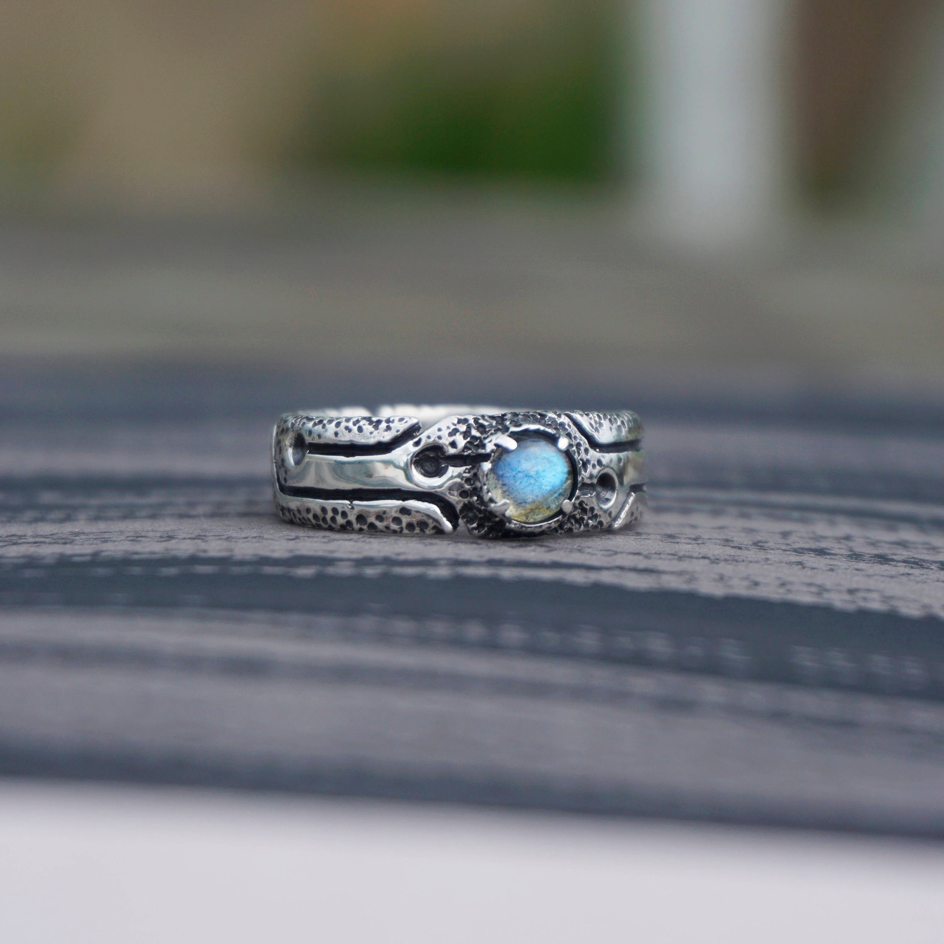 Antique mens ring Mens gemstone rings Labradorite Ring Unique mens silver ring Cyberpunk ring Industrial ring GLOW