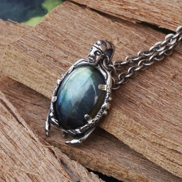 Labradorite pendant "TREASURER"