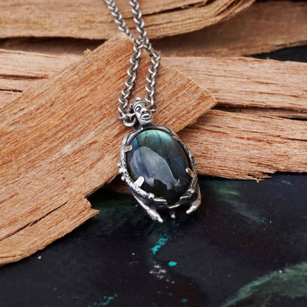 Labradorite pendant "TREASURER"