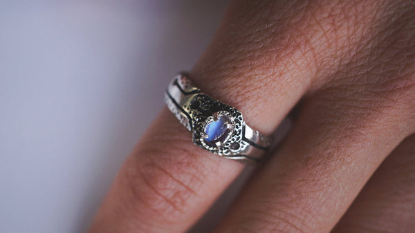 How to Choose the Best Gemstone for Everyday Wear Jewelry: The Ultimate Durability Guide. Mens silver moonstone band ring