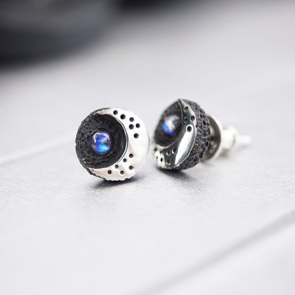 Luna earrings, stud silver earrings, moonstone stud earrings, handmade jewelry, moonique, mooniquecreation, celestial jewelry 
