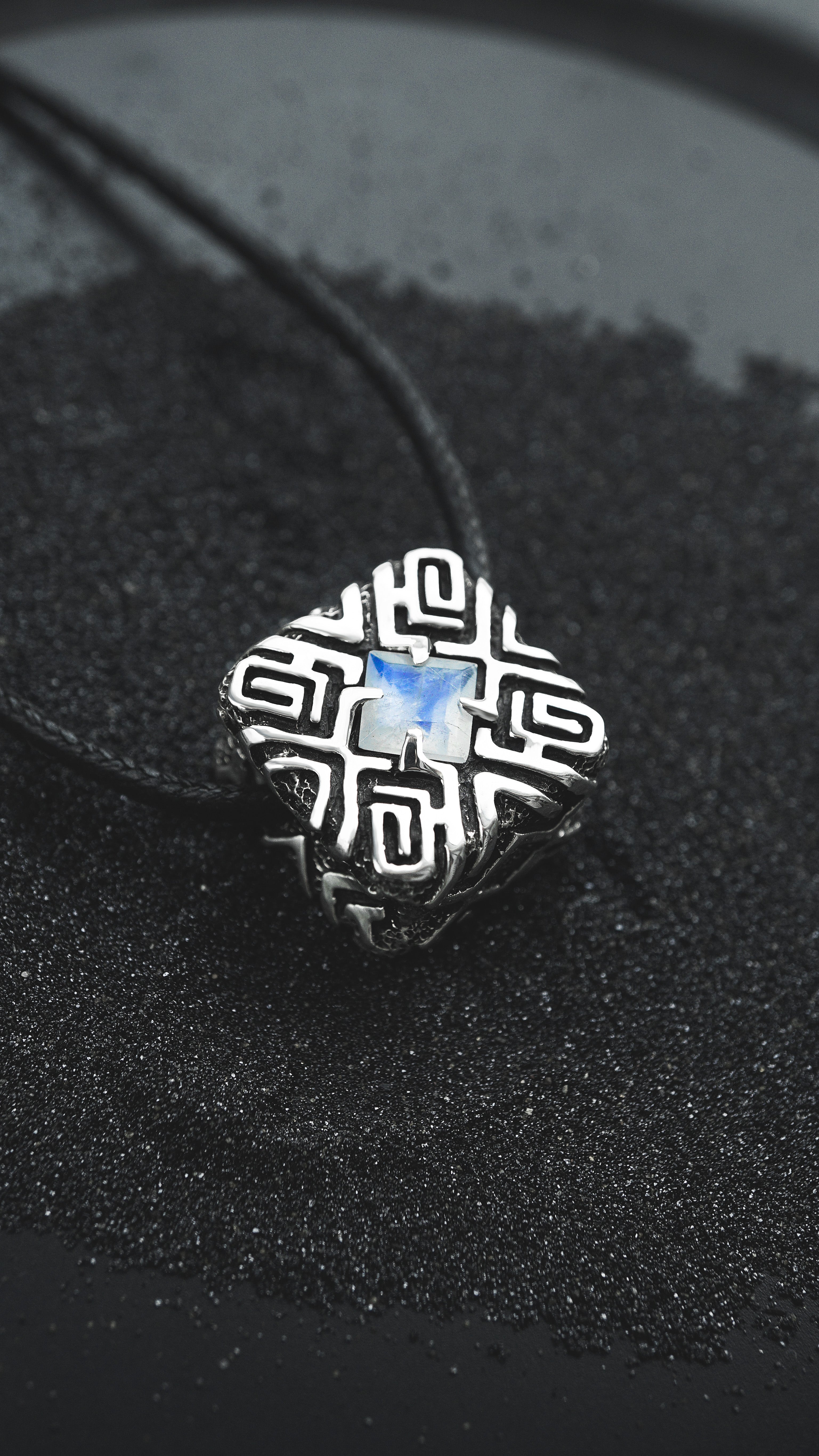 SHIPIBO | moonstone pendant