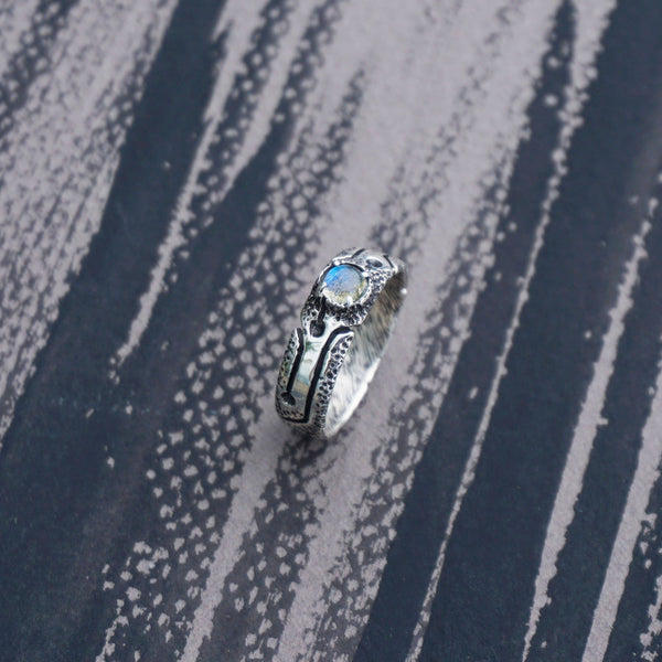 Antique mens ring Mens gemstone rings Labradorite Ring Unique mens silver ring Cyberpunk ring Industrial ring GLOW