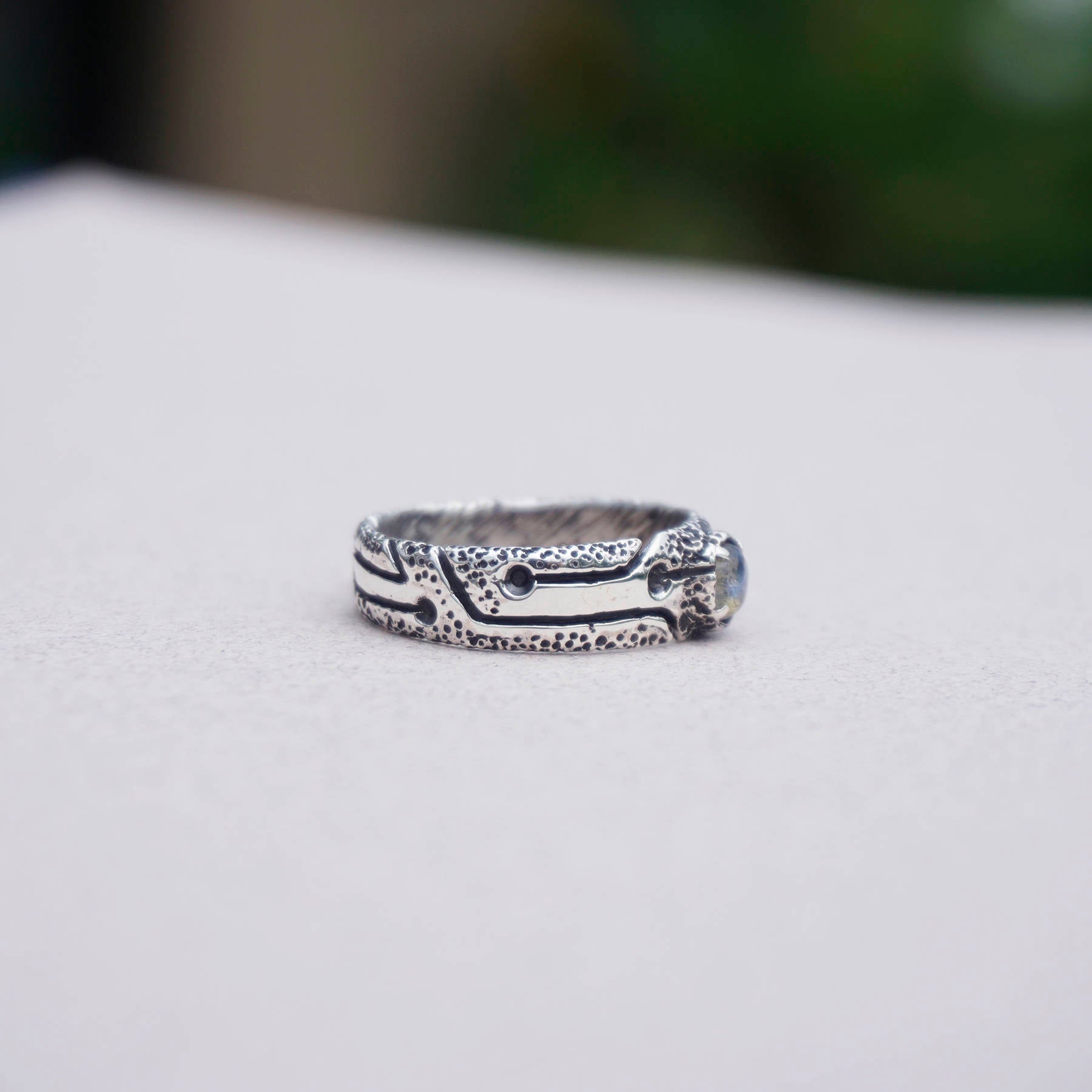 Antique mens ring Mens gemstone rings Labradorite Ring Unique mens silver ring Cyberpunk ring Industrial ring GLOW