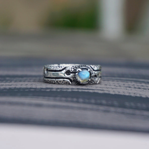 Antique mens ring Mens gemstone rings Labradorite Ring Unique mens silver ring Cyberpunk ring Industrial ring GLOW