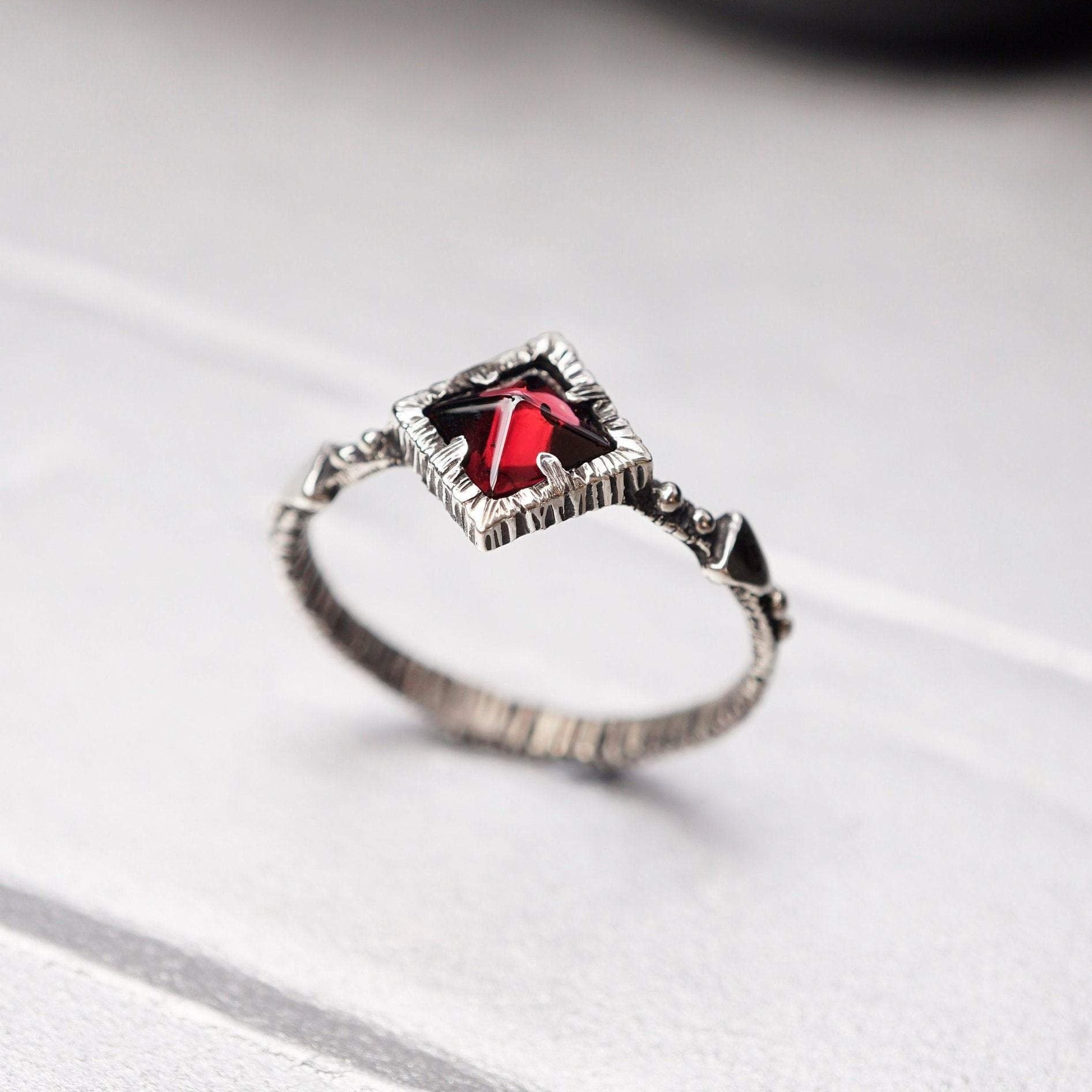 silver Garnet ring Red stone ring Unique Promise ring stacking ring Geometric engagement ring RED PYRAMID