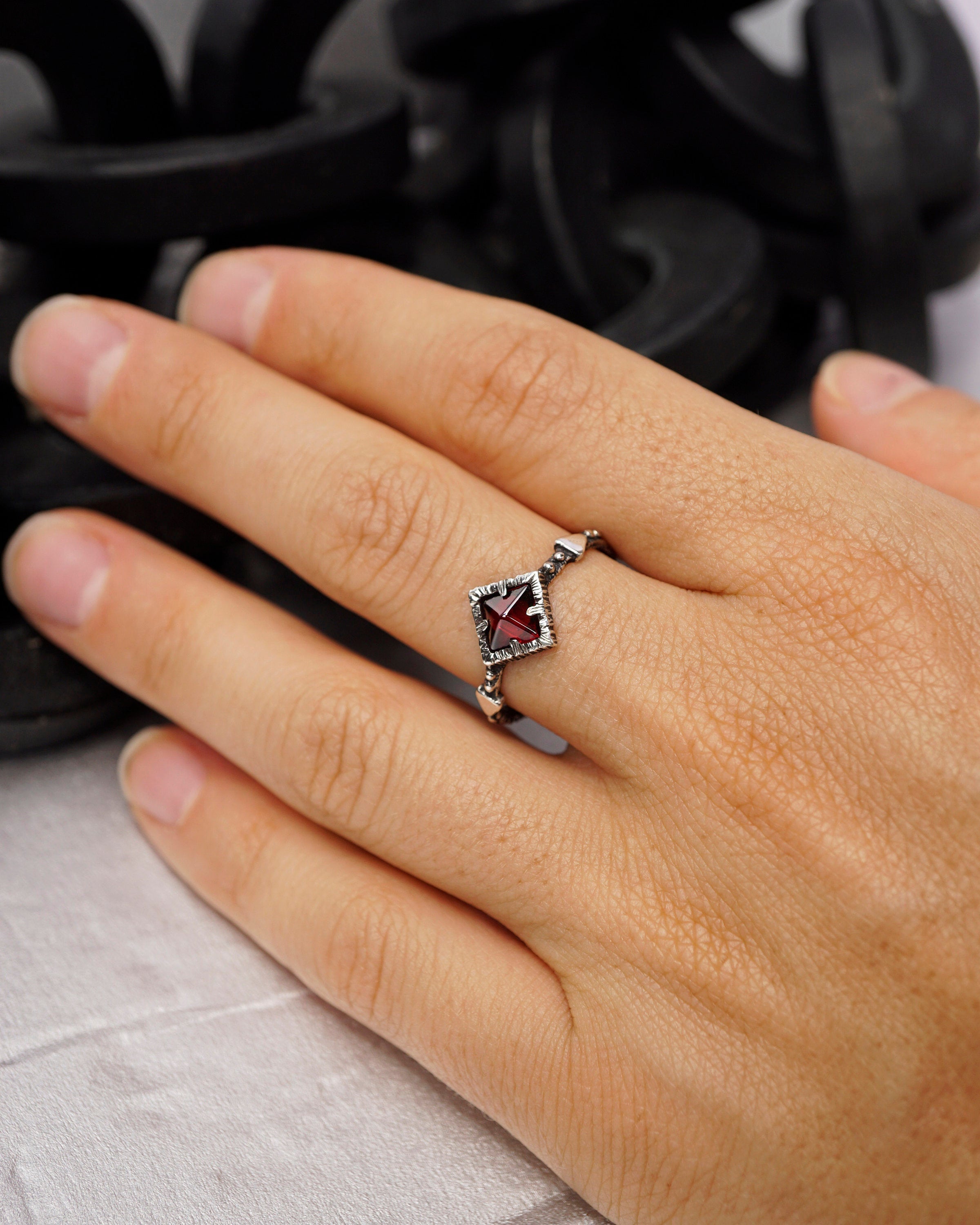 silver Garnet ring Red stone ring Unique Promise ring stacking ring Geometric engagement ring RED PYRAMID